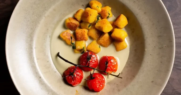 Foto da receita de Nhoque de abóbora com molho de queijo gorgonzola