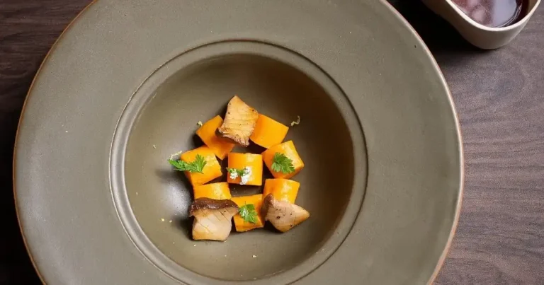 Foto da receita de Nhoque de batata-doce laranja com dashi de missô