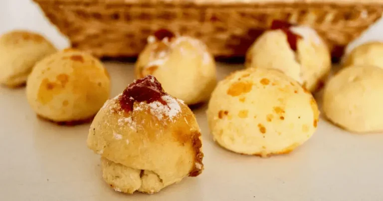 Foto da receita de Pão de queijo assado