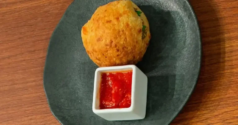 Foto da receita de Pão de queijo recheado com frango