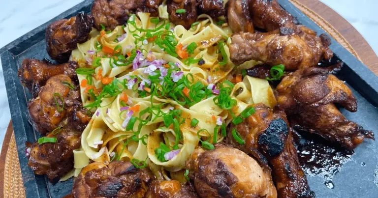 Foto da receita de Pappardelle ao alho e óleo com frango oriental