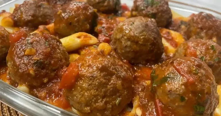 Foto da receita de Penne com almôndegas ao molho de provolone
