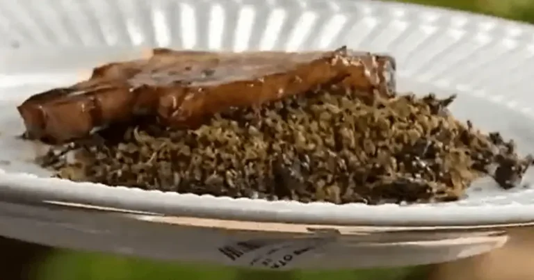 Foto da receita de Porco glaceado no tucupi preto com farofa de maniçoba