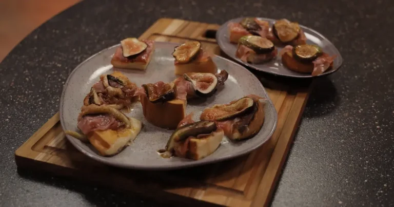 Foto da receita de Provoleta com figo e presunto de Parma