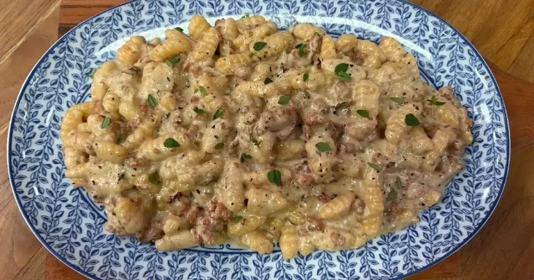 Foto da receita de Ragu de linguiça