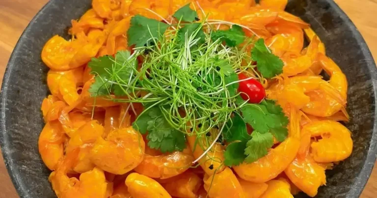 Foto da receita de Refogado de camarão e vinagrete