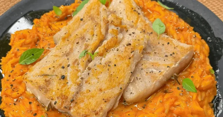 Foto da receita de Risoni ao molho de tomate assado e filé de pescada
