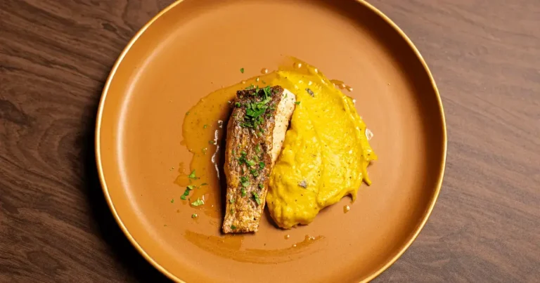 Foto da receita de Robalo com azeite de ervas e purê de abóbora