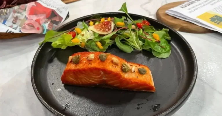 Foto da receita de Salmão com alcaparras e castanha de caju