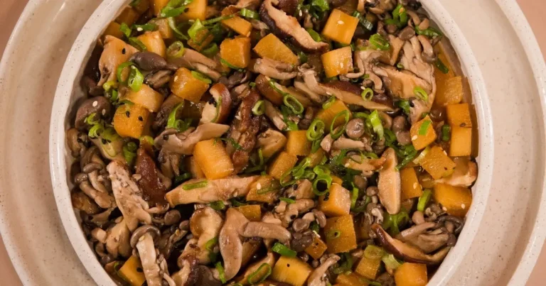 Foto da receita de Shimeji e shitake com abacaxi