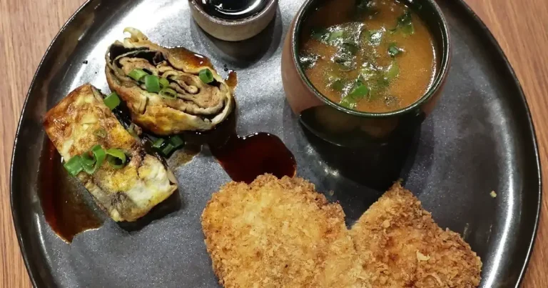 Foto da receita de Sopa de missô, teriyaki e tonkatsu