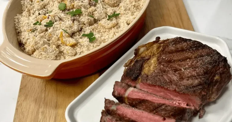 Foto da receita de Steak bovino e farofa com bacon e ovo