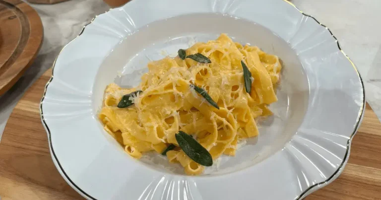 Foto da receita de Tagliatelle na manteiga com sálvia