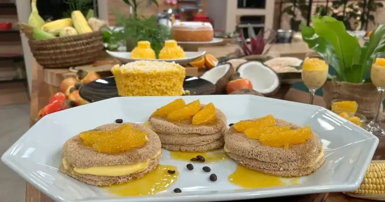 Foto da receita de Tapioca de café com brigadeiro de milho e calda de laranja