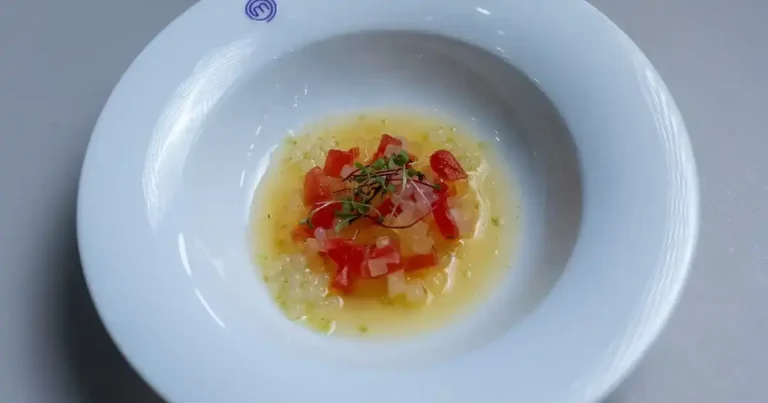 Foto da receita de Tartar de melão, melancia e erva-doce com caviar de limão e azeite de poejo
