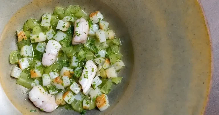 Foto da receita de Vinagrete de vieiras com uvas e filé de peixe branco
