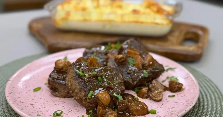 Foto da receita de Bife ao vinho e couve-flor gratinada