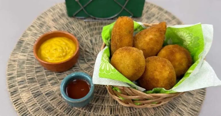 Foto da receita de Bolinho de aipim com linguiça