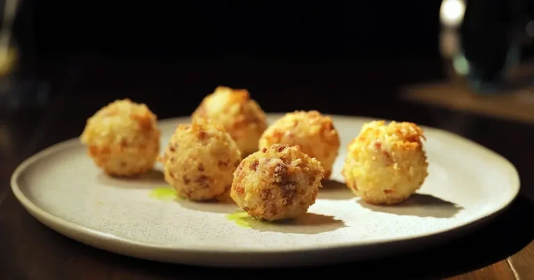 Foto da receita de Bolinho de arroz com linguiça