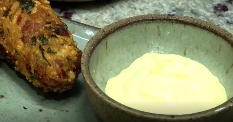 Foto da receita de Bolinho de arroz com maionese de pequi