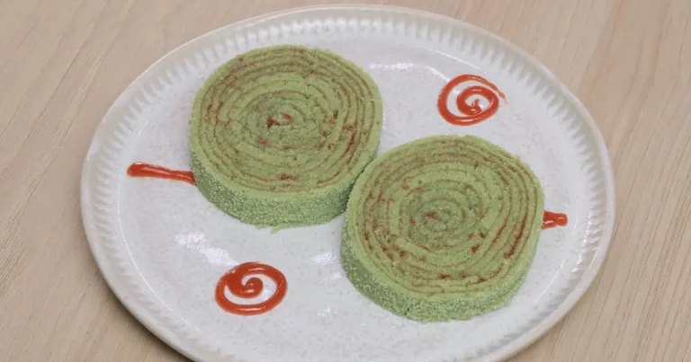 Foto da receita de Bolo de rolo de matcha