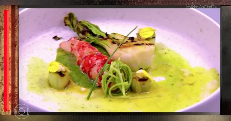 Foto da receita de Camarão carabineiro na manteiga com bok choy e caviar de quiabo