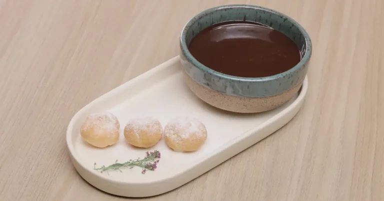 Foto da receita de Fondue de profiteroles
