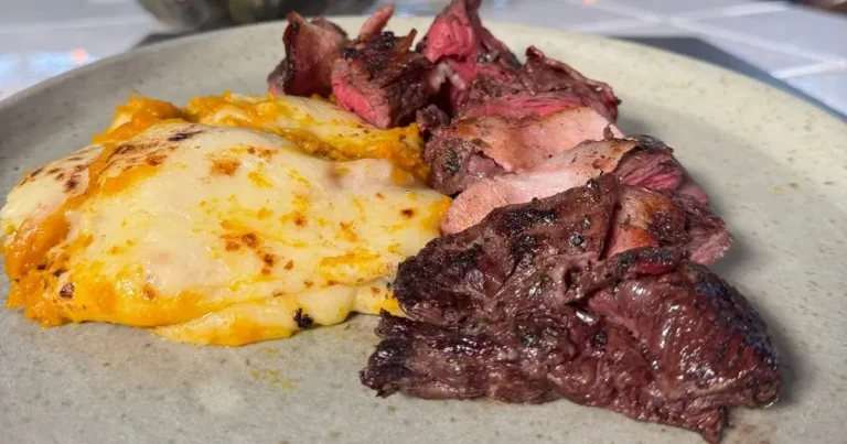 Foto da receita de Fraldinha trançada com bacon e abóbora gratinada na casca