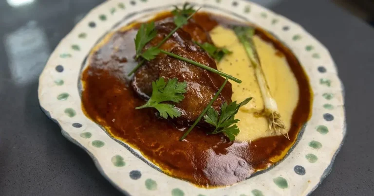 Foto da receita de Língua de boi apimentada com polenta cremosa