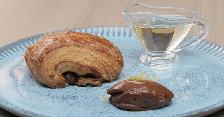Foto da receita de Pain au chocolat com amêndoas e limão-siciliano