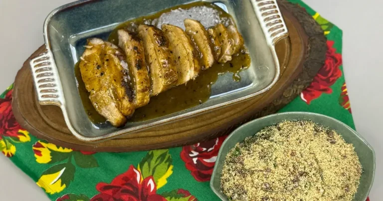 Foto da receita de Picanha suína ao molho de laranja com farofa de couve com bacon