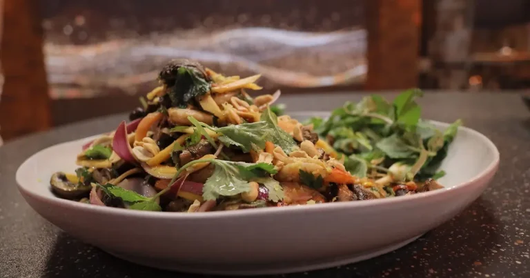 Foto da receita de Salada de camarão, cogumelo e papaia verde