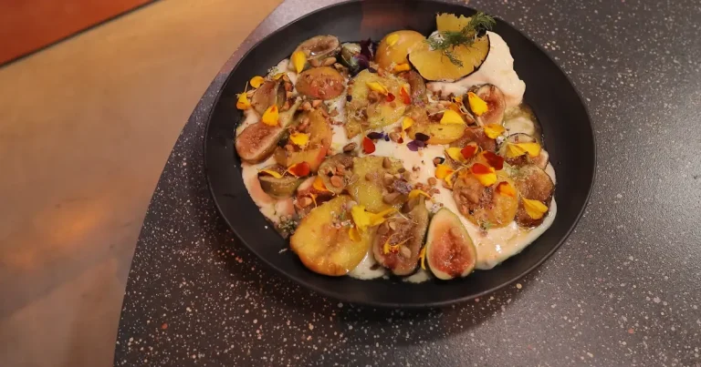 Foto da receita de Salada de fruta com mousse de queijo