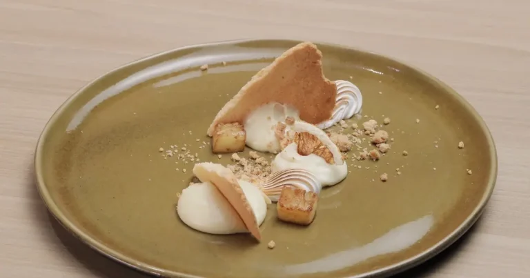 Foto da receita de Tartelete de abacaxi com limão-siciliano